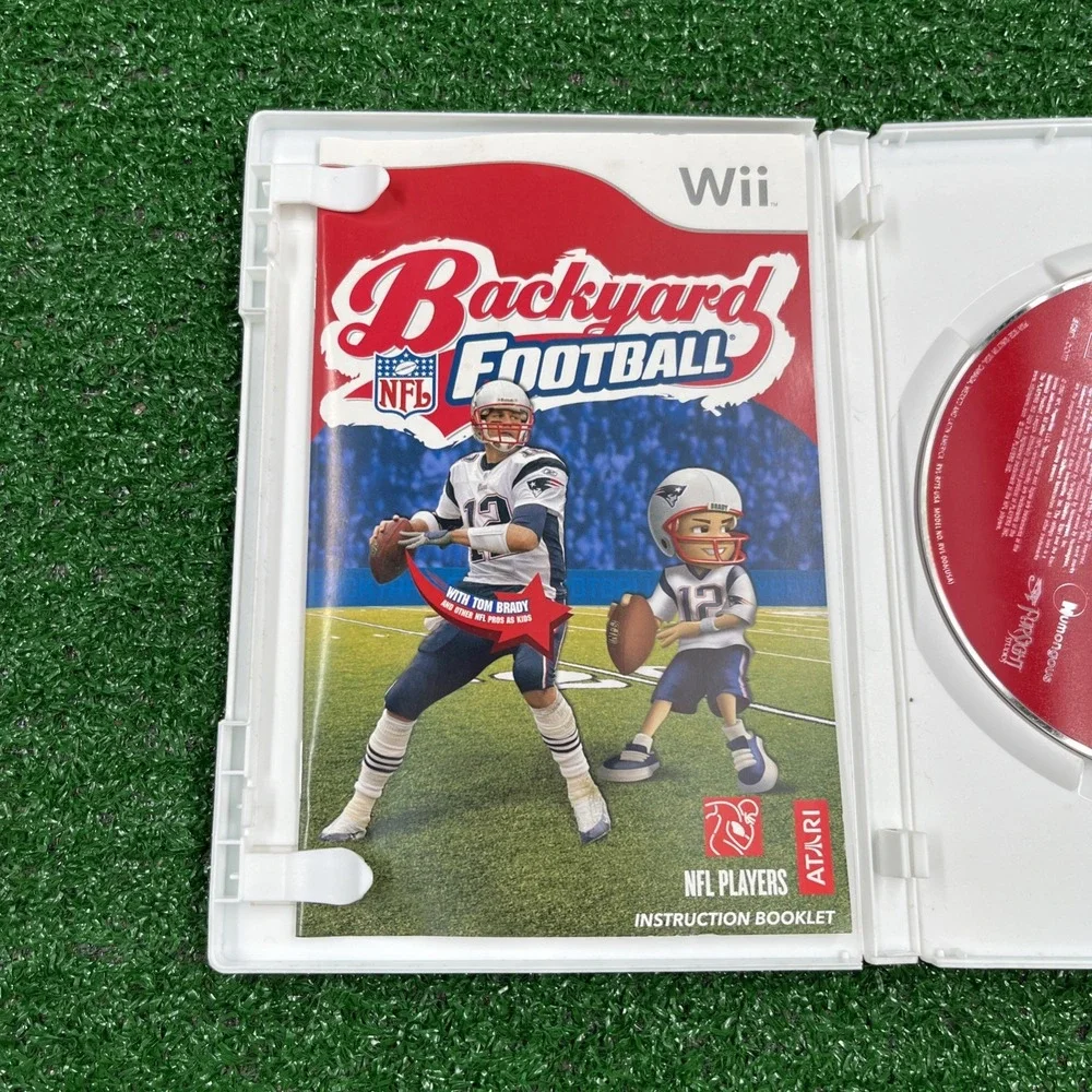 Wii Backyard Football With Tom Brady & Backyard Football W/ Tom Brady 09'‎ CIB